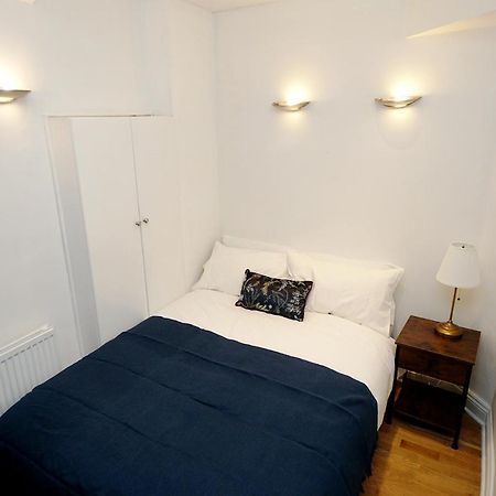 Cozy Retreat By Aresti Hotels London Exterior foto